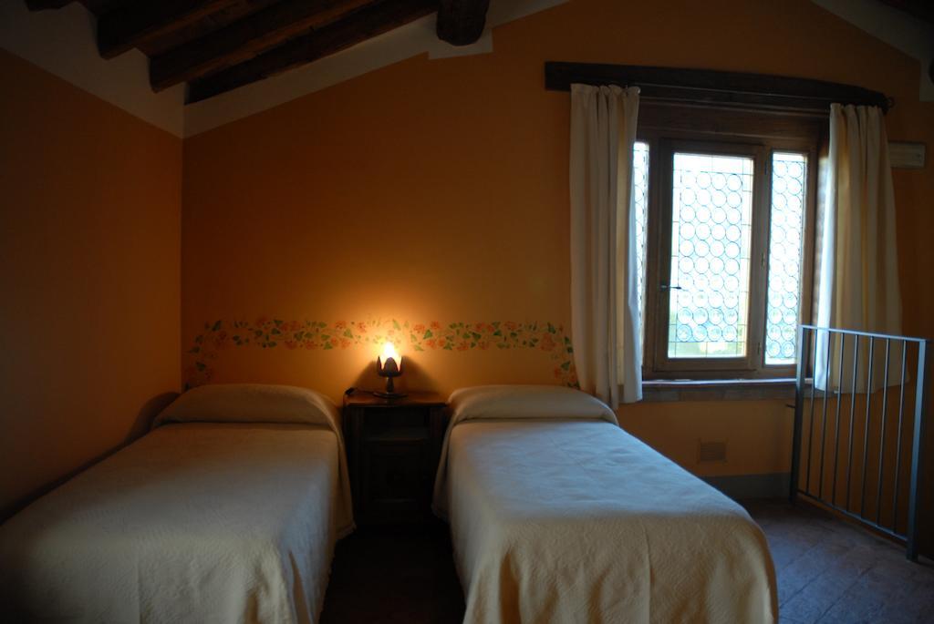 Agriturismo La Costa Crema Habitación foto